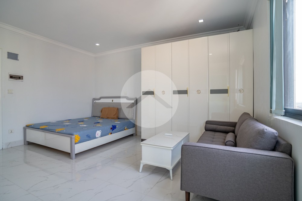 4 Bedroom Apartment For Rent - Phsar Daeum Thkov, Phnom Penh - Image 7