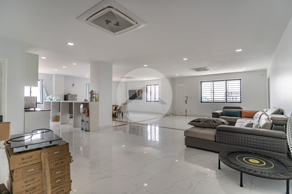 4 Bedroom Apartment For Rent - Phsar Daeum Thkov, Phnom Penh - Image 5