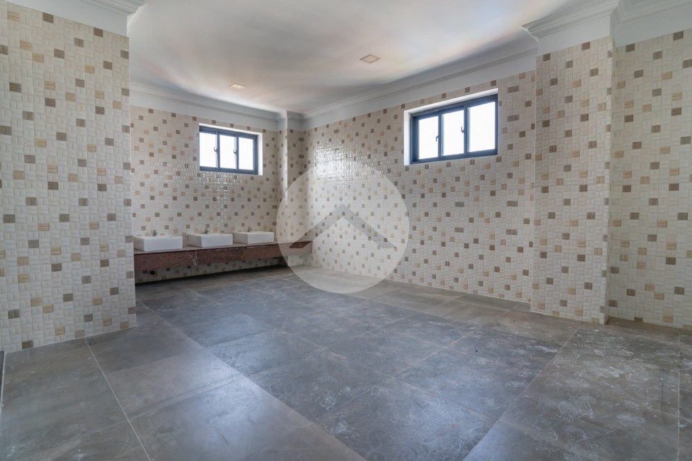 4 Bedroom Apartment For Rent - Phsar Daeum Thkov, Phnom Penh - Image 20