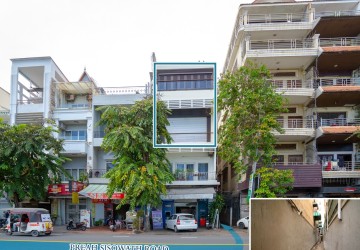 Renovated 3 Bedroom Duplex Penthouse  For Sale - Riverside, Phnom Penh thumbnail