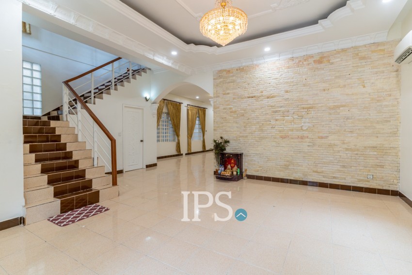 6 Bedroom Villa For Sale - Boeng KaK 2, Phnom Penh