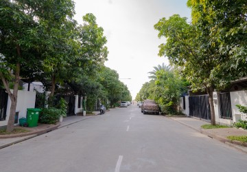 4 Bedroom Twin Villa For Rent - Borey PH The Star Natural, Khan Meanchey, Phnom Penh thumbnail