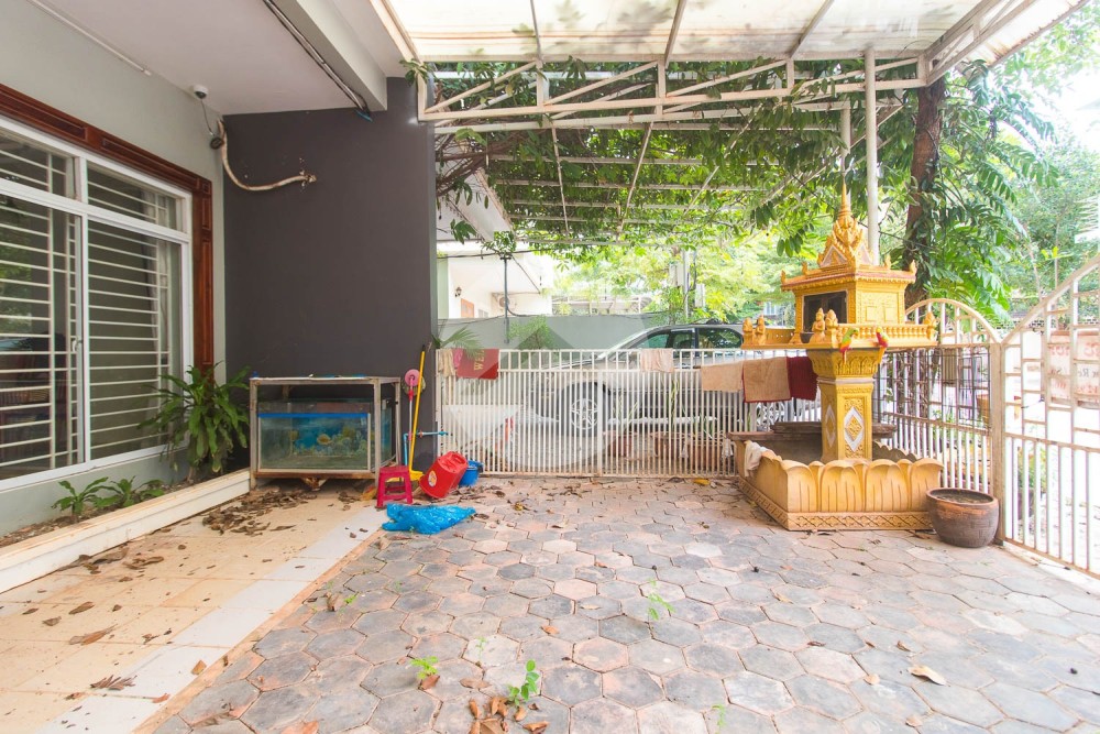 3 Bedroom Villa For Rent - Svay Dangkum, Siem Reap - Image 16