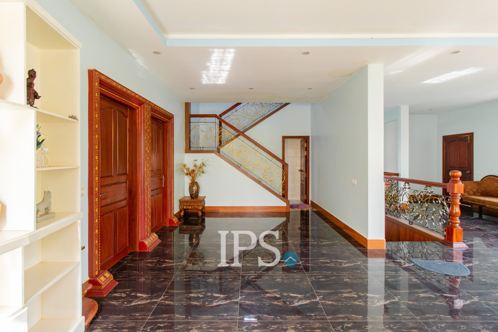 5 Bedroom Villa For Rent - Svay Dangkum, Siem Reap - Image 4