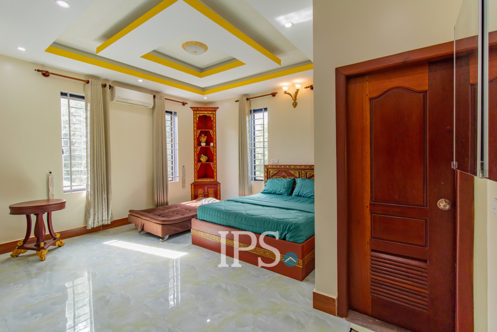 5 Bedroom Villa For Rent - Svay Dangkum, Siem Reap - Image 12