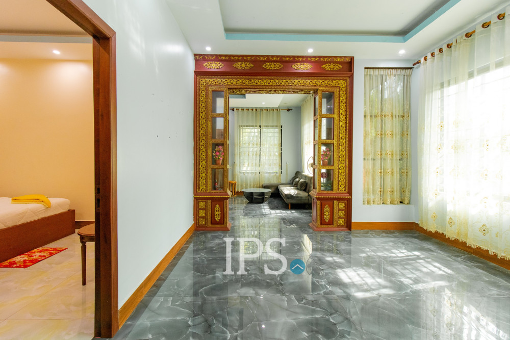 5 Bedroom Villa For Rent - Svay Dangkum, Siem Reap - Image 7