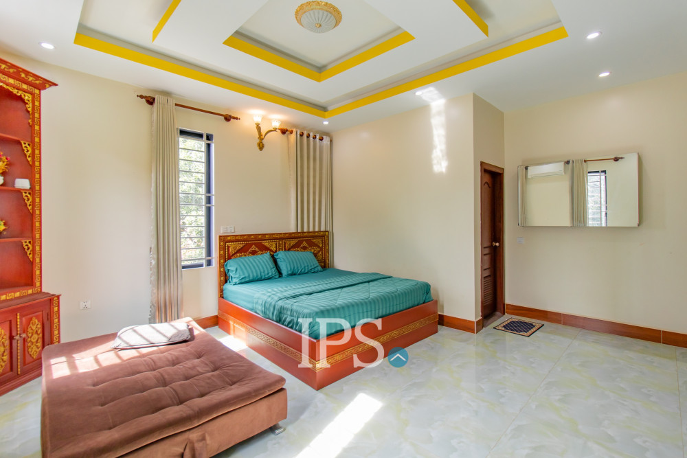 5 Bedroom Villa For Rent - Svay Dangkum, Siem Reap - Image 9