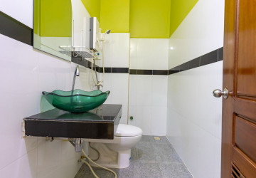 1 Bedroom Apartment For Rent - Sala Kamreuk, Siem Reap thumbnail