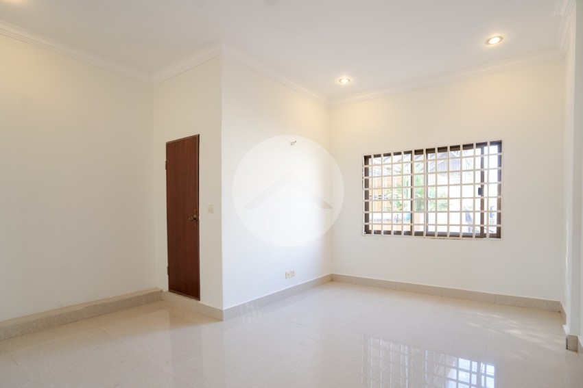 8 Room Flat For Sale - Tuk Thla, Sen Sok, Phnom Penh