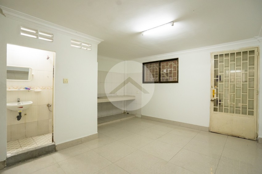 8 Room Flat For Sale - Tuk Thla, Sen Sok, Phnom Penh