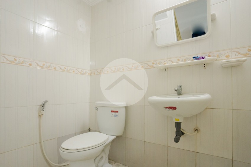 8 Room Flat For Sale - Tuk Thla, Sen Sok, Phnom Penh