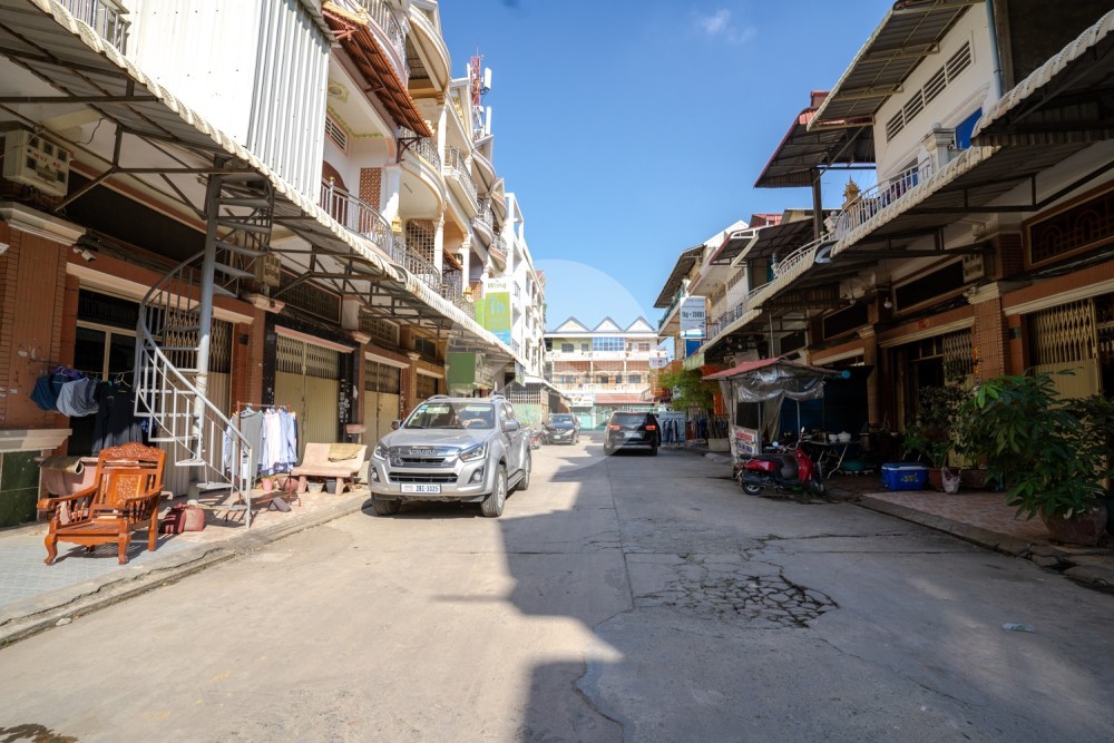 8 Room Flat For Sale - Tuk Thla, Sen Sok, Phnom Penh - Image 18 8 Room Flat For Sale - Tuk Thla, Sen Sok, Phnom Penh - Image 18