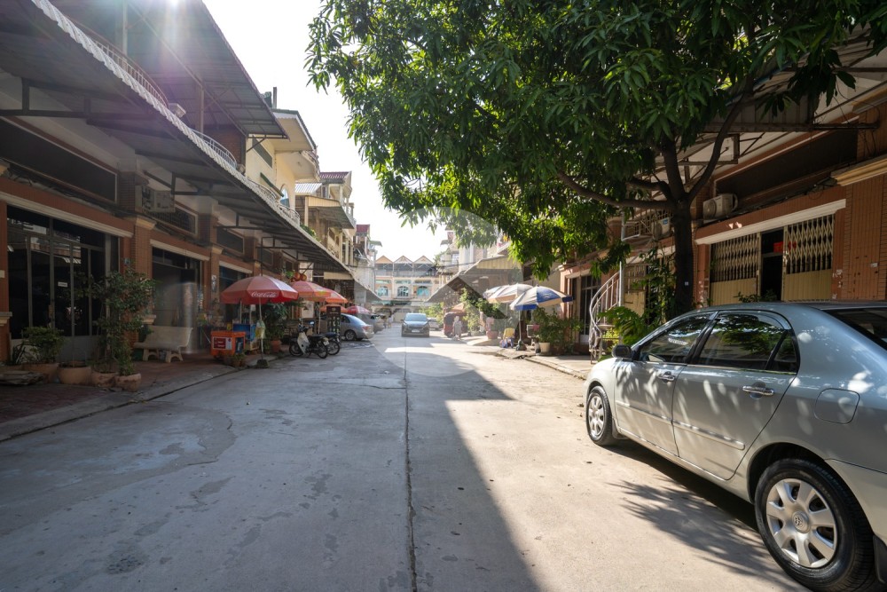 8 Room Flat For Sale - Tuk Thla, Sen Sok, Phnom Penh - Image 17 8 Room Flat For Sale - Tuk Thla, Sen Sok, Phnom Penh - Image 17