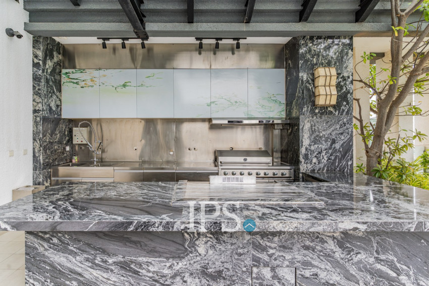 2 Bedroom Serviced Apartment For Rent - BKK1, Phnom Penh