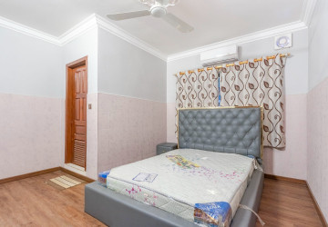 4 Bedroom Commercial Shophouse For Sale - Svay Dangkum, Siem Reap thumbnail