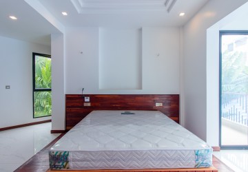 40 Bedroom Hotel For Sale - Night Market Area, Siem Reap thumbnail