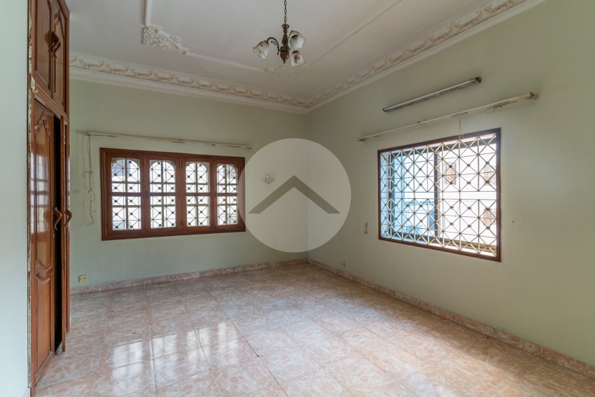 18 Bedroom Commercial Villa For Rent - Phsar Depou 1, Phnom Penh