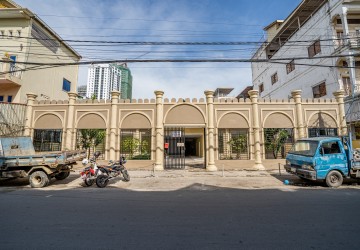 18 Bedroom Commercial Villa For Rent - Phsar Depou 1, Phnom Penh thumbnail