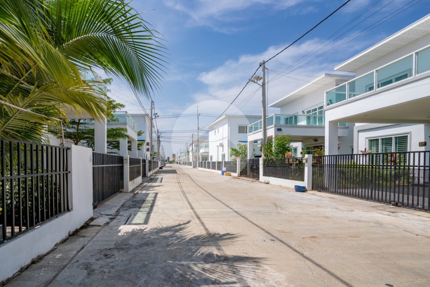 4 Bedroom Villa For Rent -  Snaor, Khan Por Sen Chey, Phnom Penh