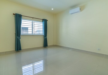 4 Bedroom Villa For Rent -  Snaor, Khan Por Sen Chey, Phnom Penh thumbnail