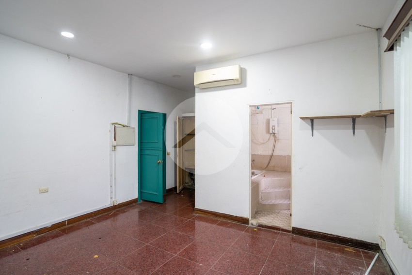 4 Bedroom Commercial Villa For Rent - BKK1, Phnom Penh