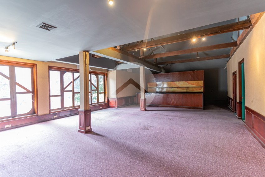 4 Bedroom Commercial Villa For Rent - BKK1, Phnom Penh