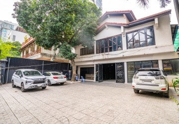 4 Bedroom Commercial Villa For Rent - BKK1, Phnom Penh thumbnail