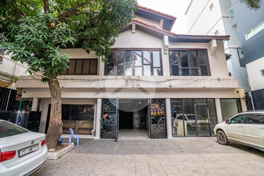 4 Bedroom Commercial Villa For Rent - BKK1, Phnom Penh