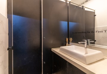 4 Bedroom Commercial Villa For Rent - BKK1, Phnom Penh thumbnail