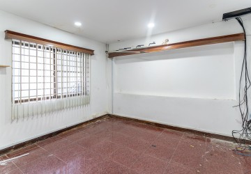 4 Bedroom Commercial Villa For Rent - BKK1, Phnom Penh thumbnail