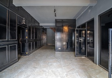 4 Bedroom Commercial Villa For Rent - BKK1, Phnom Penh thumbnail