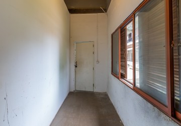 4 Bedroom Commercial Villa For Rent - BKK1, Phnom Penh thumbnail