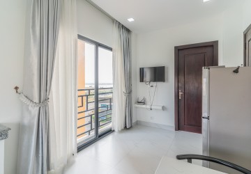 1 Bedroom Serviced Apartment For Rent - Tonle Bassac, Phnom Penh thumbnail