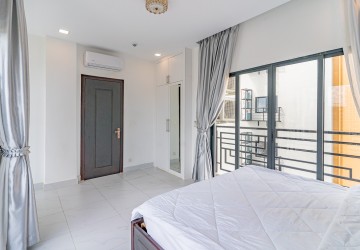 1 Bedroom Serviced Apartment For Rent - Tonle Bassac, Phnom Penh thumbnail