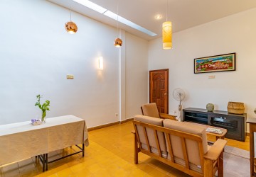 Renovated 1 Bedroom  Apartment For Rent - Beoung Raing, Phnom Penh thumbnail