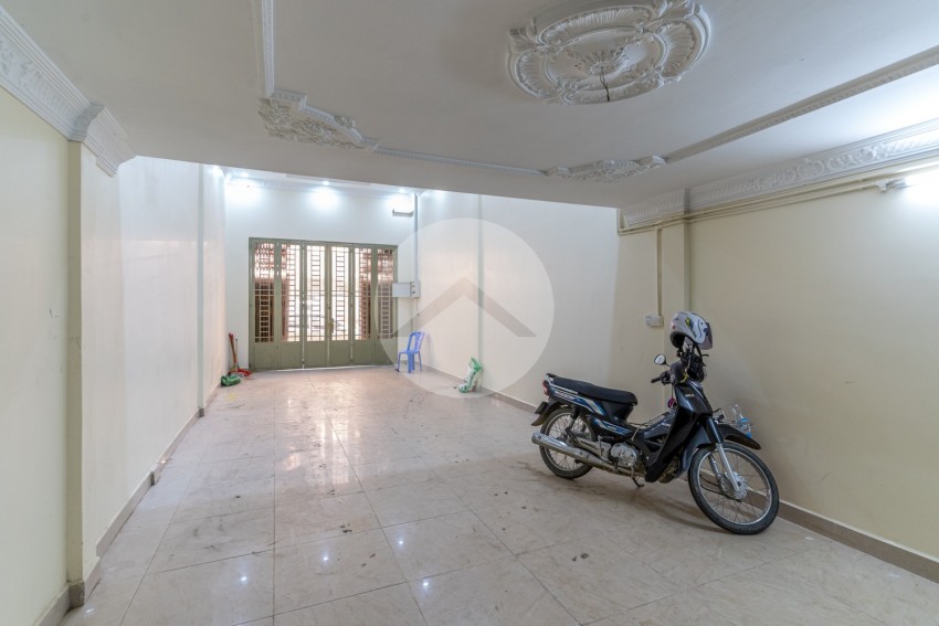 12 Bedroom Shophouse For Rent -  Daun Penh, Phnom Penh