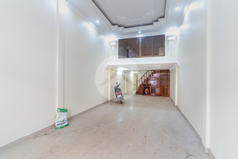12 Bedroom Shophouse For Rent -  Daun Penh, Phnom Penh - Image 4