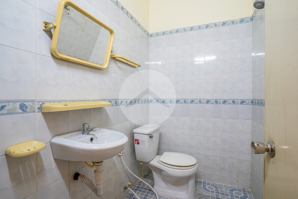 12 Bedroom Shophouse For Rent -  Daun Penh, Phnom Penh - Image 15