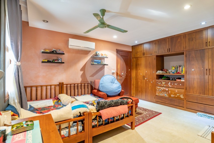 5 Bedroom Villa For Rent - Bassac Garden City, Phnom Penh