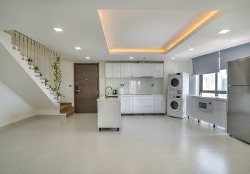 2 Bedroom Serviced Penthouse For Rent - Tonle Bassac, Phnom Penh thumbnail