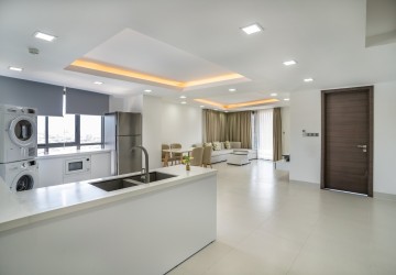 2 Bedroom Serviced Penthouse For Rent - Tonle Bassac, Phnom Penh thumbnail