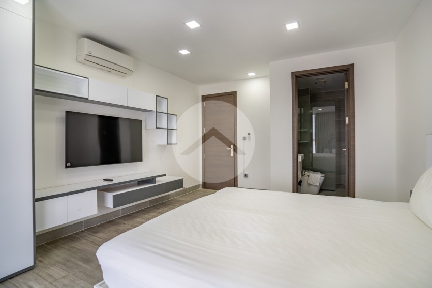 2 Bedroom Serviced Penthouse For Rent - Tonle Bassac, Phnom Penh