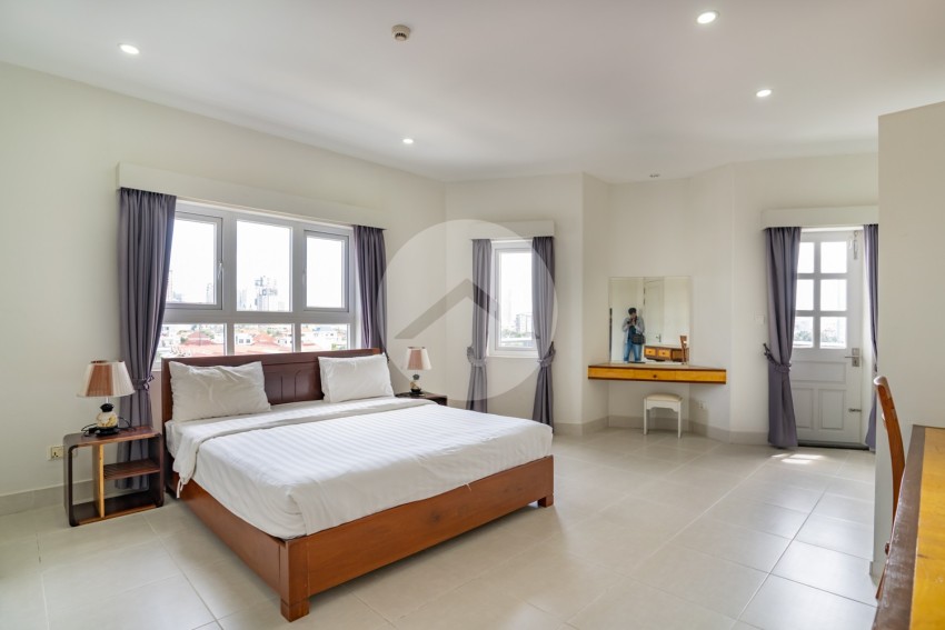 3 Bedroom Serviced Apartment For Rent- Boeung Kak 1, Toul Kork, Phnom Penh