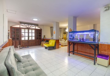 8 Bedroom Commercial Villa For Rent - Chakto Mukh, Phnom Penh thumbnail