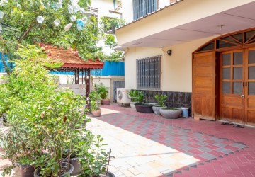 8 Bedroom Commercial Villa For Rent - Chakto Mukh, Phnom Penh thumbnail