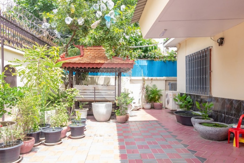 8 Bedroom Commercial Villa For Rent - Street 240- Daun Penh, Phnom Penh