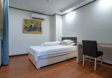 3 Bedroom Condo For Rent - BKK1, Phnom Penh thumbnail