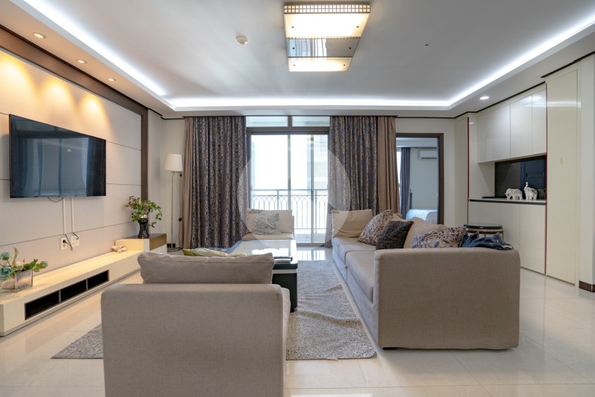 3 Bedroom Condo For Rent - De Castal-BKK1, Phnom Penh