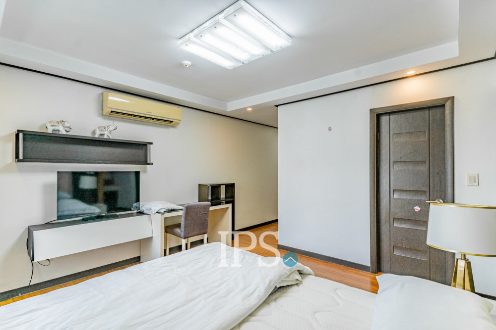 3 Bedroom Condo For Rent - De Castle, BKK1, Phnom Penh - Image 19