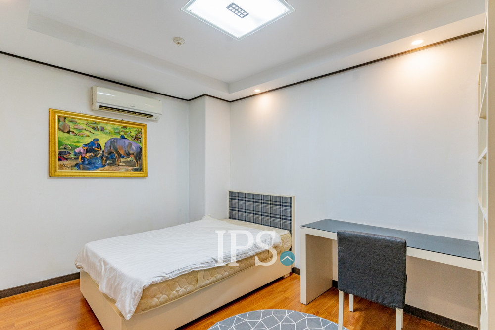 3 Bedroom Condo For Rent - De Castle, BKK1, Phnom Penh - Image 15